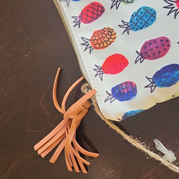 NWT ❗️ Antik Kraft pineapple travel cosmetic bag,  wallet, makeup bag - Picture 5 of 13